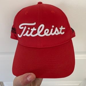 Titleist Red Drifit